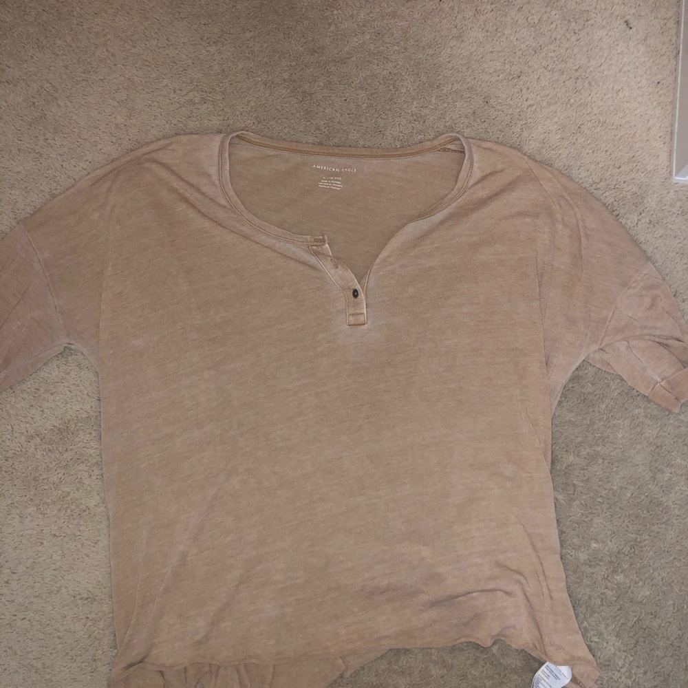 Comfy American Eagle Quarter Sleeve Tee